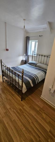 No Frills & Nothing Fancy 1 Bed Studio City Centre
